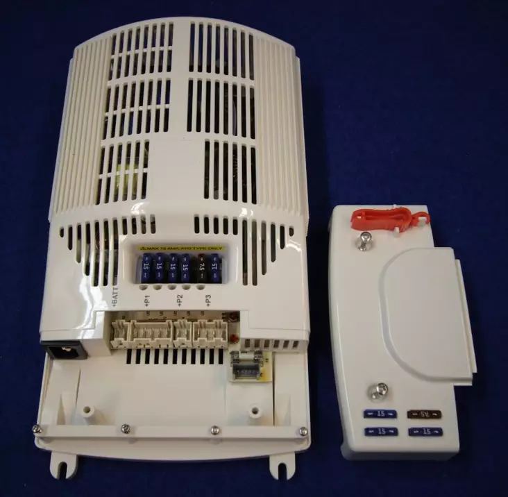 Muuntaja Dometic 450VA 230V->12V 70270.9704/9713 - HOBBY VARAOSAT - 6063 - 1