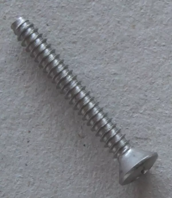 Thetford yläosan ovaalipultti EM Electra Magic, 1/4 14x2 - Electra Magic varaosat - 753 - 2