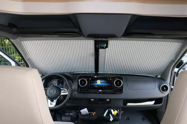 Remis etuikkunan pimennysverho REMIfront 4, MB Sprinter 2024-> - Ikkunat ja osat - 24004 - 1