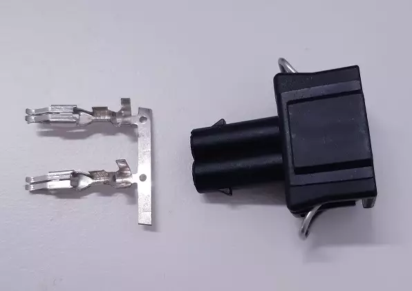 Liitin pyöreille takavaloille, sopii Aspöck ja Jokon valoille - Pistokkeet/Adapterit - 11186 - 1