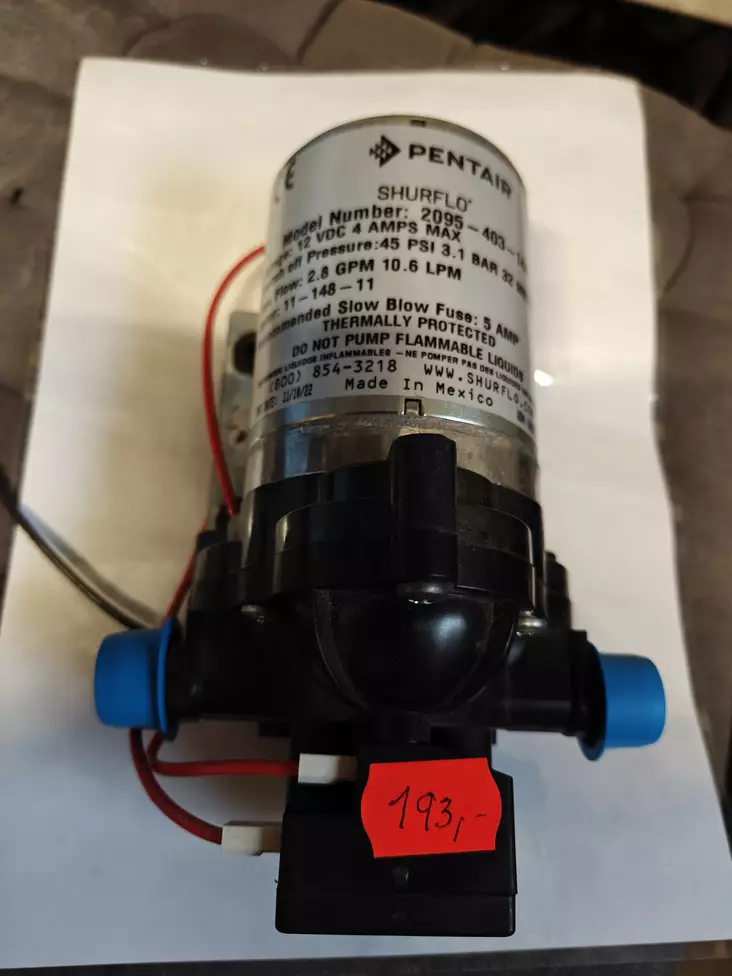 Painevesipumppu Shurflo 24V, 10l/min 20 - MYYMÄLÄTUOTTEET - m0006 - 1