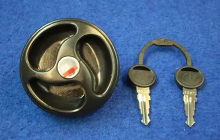 Läpiviennin korkki musta, vesisäiliön läpiviennin korkki - MUUT VESIJÄRJESTELMÄN OSAT - 447 - 2