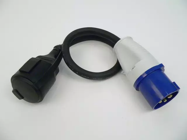 Muunnin CEE/schuko, johto 0,4m, 3x2,5mm² - Liitäntäjohdot, jatkojohdot - 627 - 1