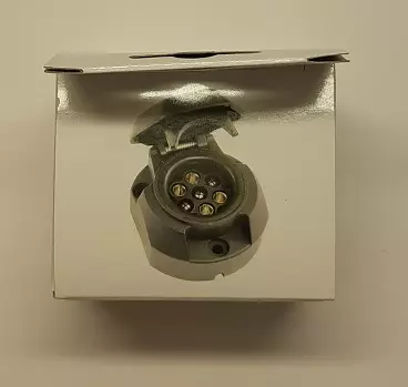 Pistorasia muovi 7-napainen Pistorasia 7-napainen pakattu - Pistokkeet/Adapterit - 10617 - 1